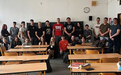 Veřejná a obranná diplomacie v praxi: projekty Jagello 2000: besedy se středoškoláky